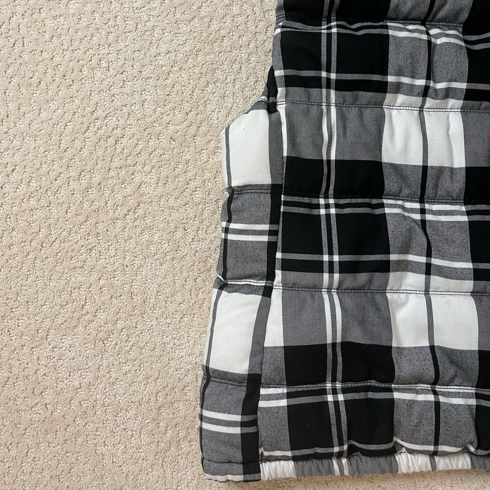 Plaid Puffer Vest - Picture 11 of 15